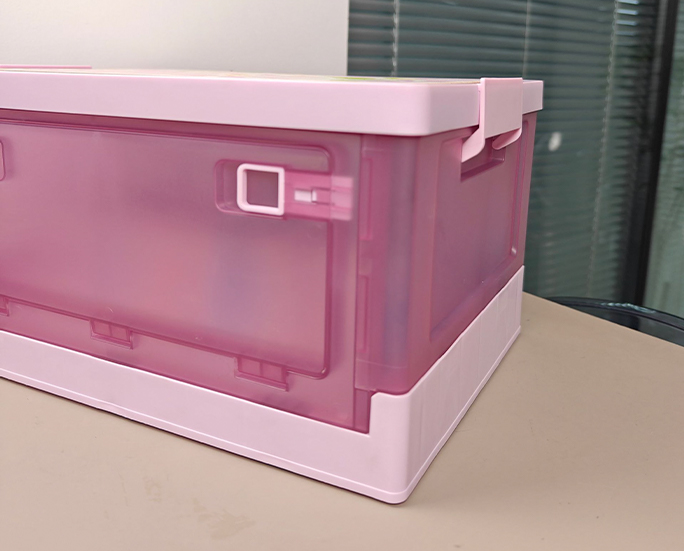 Corner angle view of pink foldable box with latch design