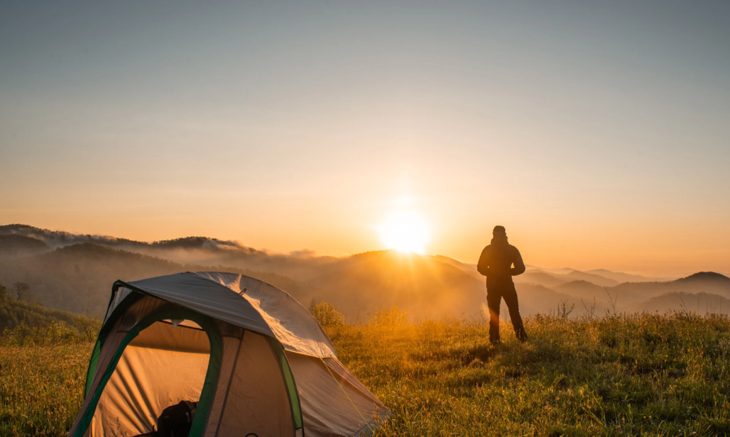 Healing Life Through Camping in Another World